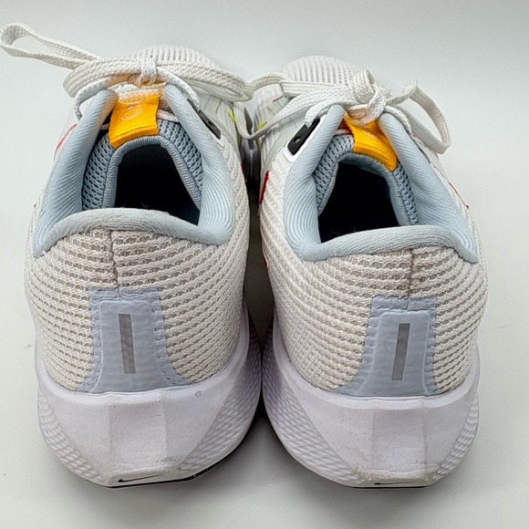 Nike Pegasus 40 Women's sz 10 White Road Running Shoes - Picture 4 of 10